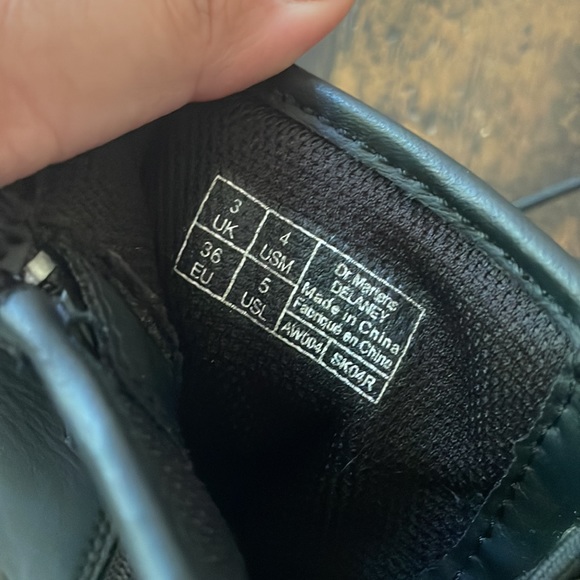 Boots - Picture 4 of 5